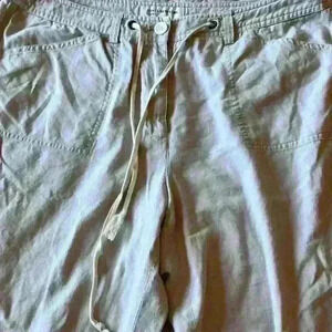 Jones New York linen/Cotten blend capris kaki